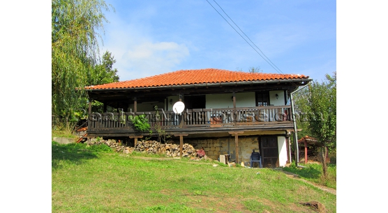 Продается дом в живописном месте 18 км. до г. Елена (средние Балканы)