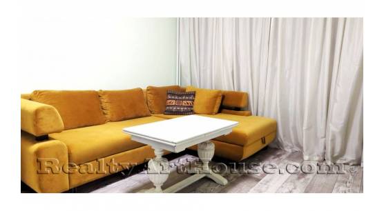 Тристаен апартамент с отделна кухня в кв. Люлин 5